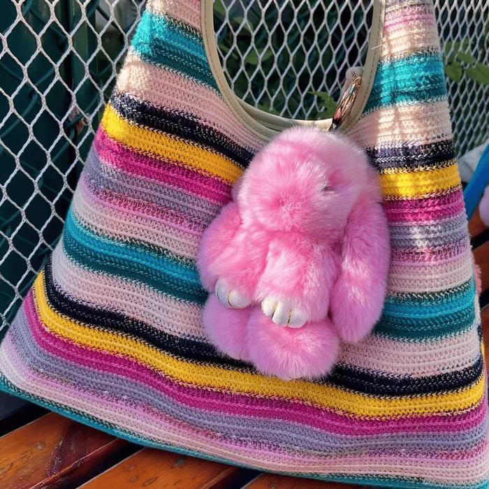 🏆🐰 Handgefertigte Pompon-Hasen-Anhänger – jedes Stück ein Unikat, kuschelig weich & detailverliebt 🎀🎁 Perfekt als persönliches Geschenk oder frühlingshafte Deko