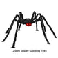 Behaarte Spinne mit großem Spinnennetz – Halloween-Dekoration für den Außenbereich